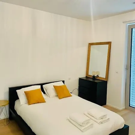 아파트 Large 1 Bedroom In Center Terrace & Parking-chiny1 *