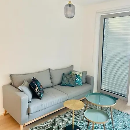 Large 1 Bedroom In Center Terrace & Parking-chiny1